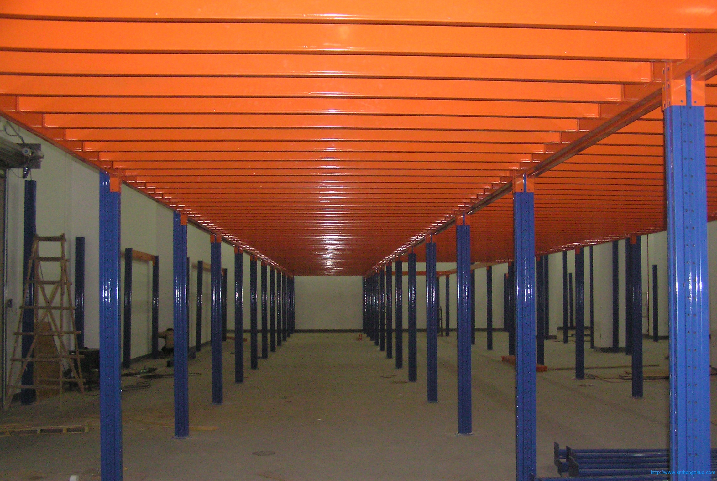 HZ-688型阁楼式货架应用案例