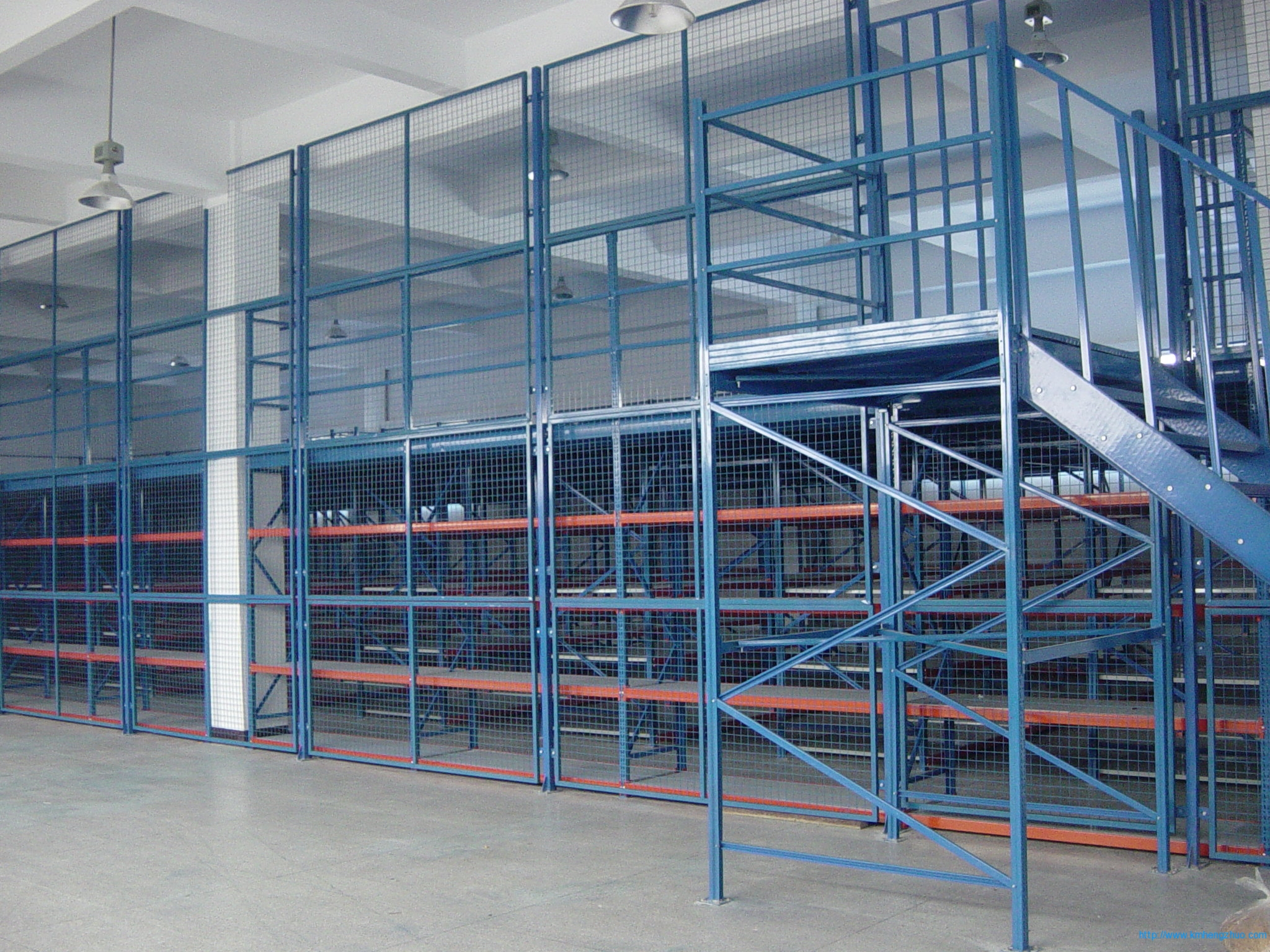 HZ-688型阁楼式货架应用案例