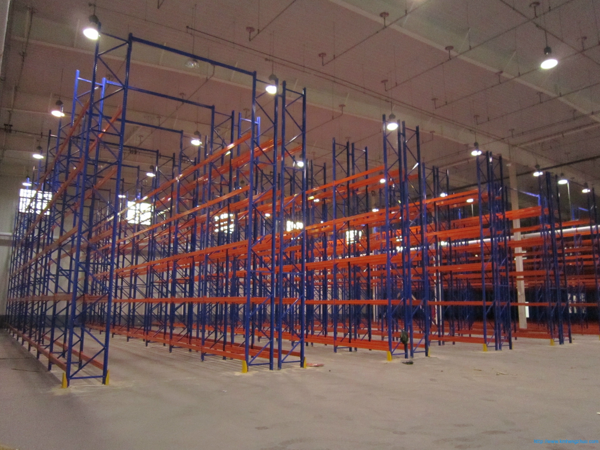 HZ-790型横梁式货架    重型高层仓库货架应用案例